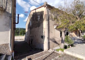 Edificio all\'aperto - Casa semi indipendente Corso Umberto I
 
53, Cercepiccola - foto 3