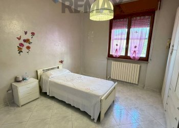 Camera / camera da letto - Apartment via Aldo Moro
 
4, Montagano - photo 18