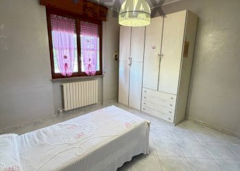 Camera / camera da letto - Apartment via Aldo Moro
 
4, Montagano - photo 19