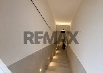 Scale - Independent house Via Vittorio Emanuele Orlando
 
329, Terrasini - photo 12
