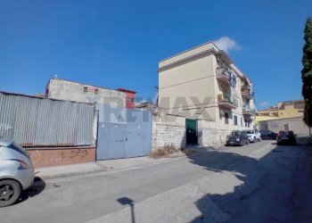 Edificio all\'aperto - Locale Commerciale Via stadera
2, Napoli - foto 4