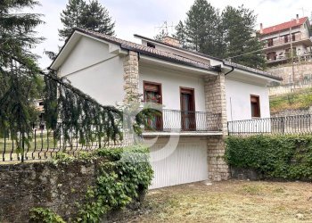 Prospetto con giardino - Casa indipendente Via Berardino de Vincentiis
134/A, Campo di Giove - foto 21