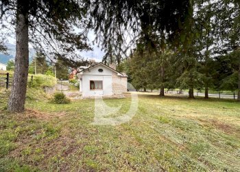 Prospetto con giardino - Casa indipendente Via Berardino de Vincentiis
134/A, Campo di Giove - foto 24