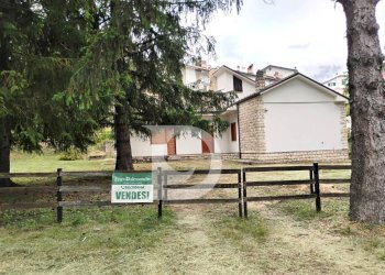 Prospetto con giardino - Casa indipendente Via Berardino de Vincentiis
134/A, Campo di Giove - foto 28