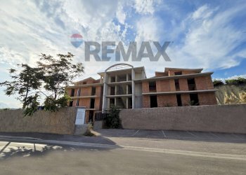 Edificio all\'aperto - Quadrilocale VIA ROMA
 
1, San Giovanni Teatino - foto 3
