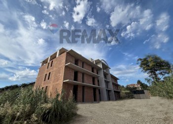 Edificio all\'aperto - Quadrilocale VIA ROMA
 
1, San Giovanni Teatino - foto 10
