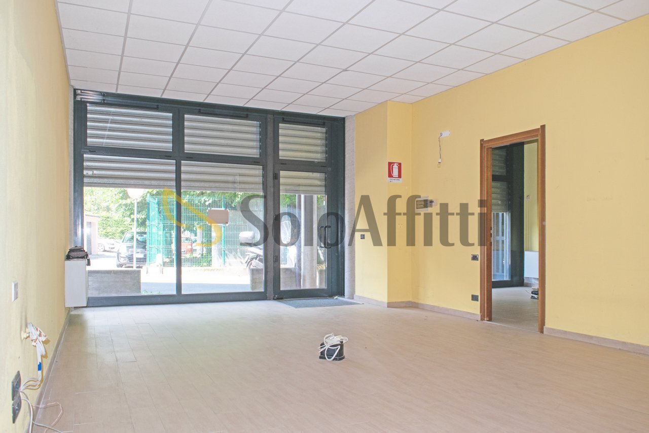 negozio - Commercial Premises Inverigo - photo 1