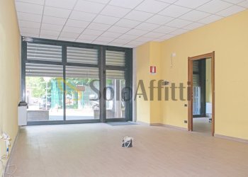 negozio - Commercial Premises Inverigo - photo 1