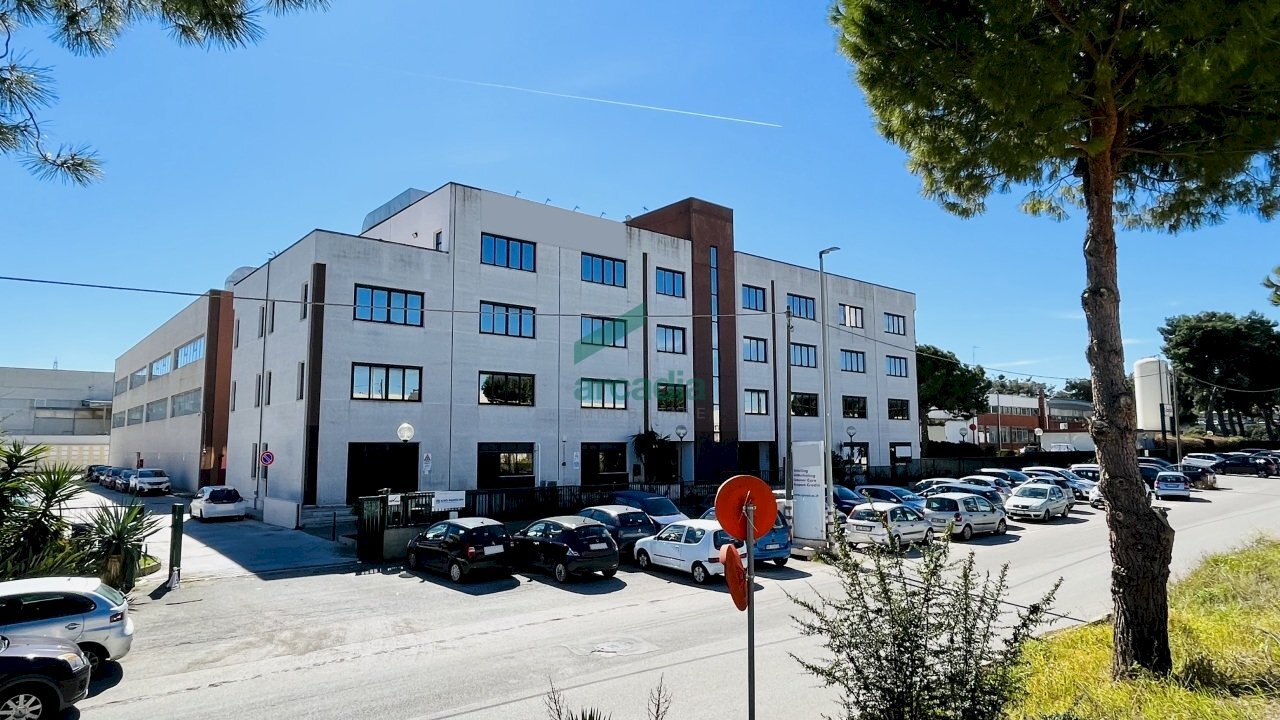 prospetto - Office Via Saverio Milella 2/bis, Bari - photo 1