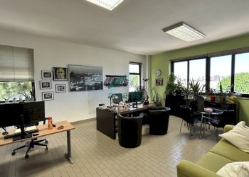 dettagli - Office Via Saverio Milella 2/bis, Bari - photo 13