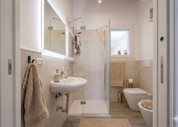 bagno - Villa Strada Langhirano 139, Parma - photo 3
