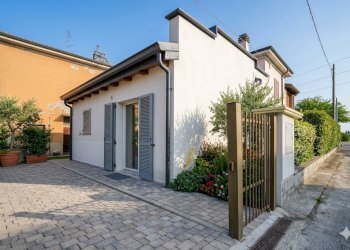 esterno - Villa Strada Langhirano 139, Parma - photo 5