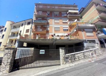 1 - Box Viale Umberto I 35, San Polo dei Cavalieri - foto 1