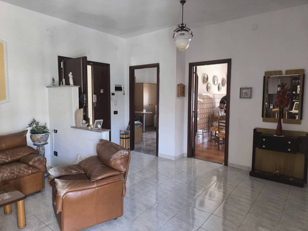 Four-room apartment via Dante Alighieri, Castel San Giorgio - photo 1