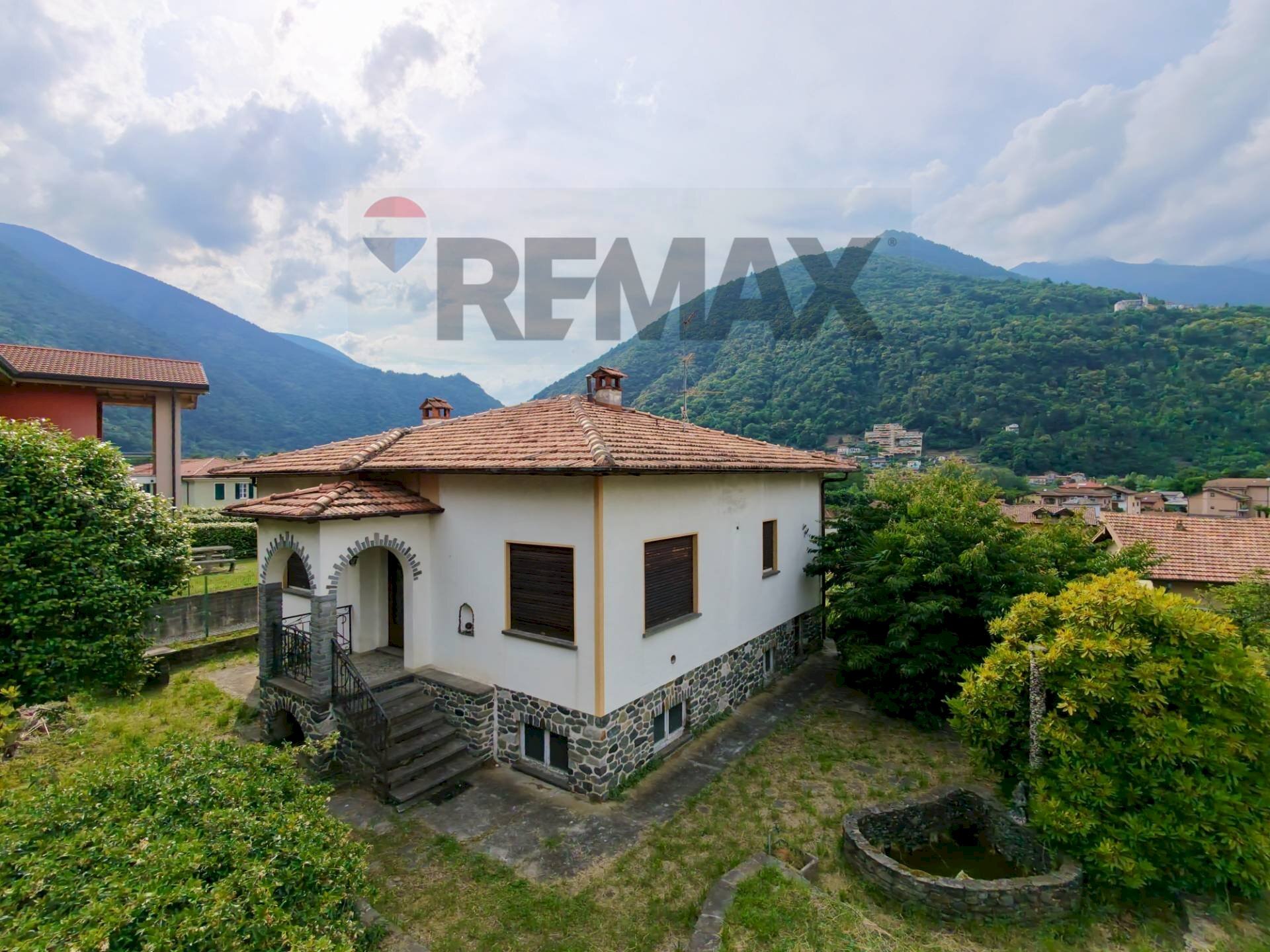 Casa indipendente Via Crocefisso, 4 
 Cannobio, Cannobio - foto 1