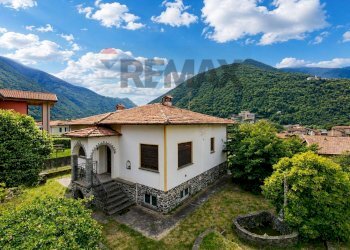 Casa indipendente Via Crocefisso, 4 
 Cannobio, Cannobio - foto 1