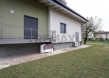 Villa Via San Gaudenzio, 12 
 Locate, Ponte San Pietro - photo 6