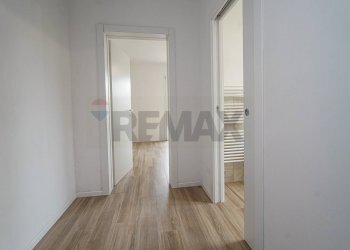 Villa Via San Gaudenzio, 12 
 Locate, Ponte San Pietro - photo 16