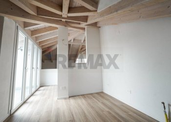 Villa Via San Gaudenzio, 12 
 Locate, Ponte San Pietro - photo 31