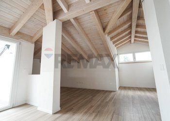 Villa Via San Gaudenzio, 12 
 Locate, Ponte San Pietro - photo 32