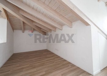 Villa Via San Gaudenzio, 12 
 Locate, Ponte San Pietro - photo 33