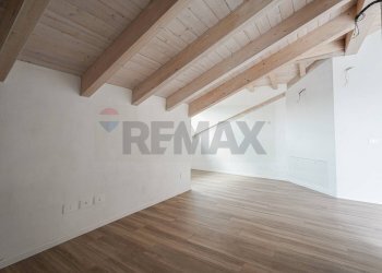 Villa Via San Gaudenzio, 12 
 Locate, Ponte San Pietro - photo 37