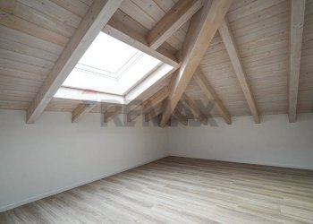 Villa Via San Gaudenzio, 12 
 Locate, Ponte San Pietro - photo 42