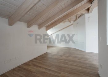Villa Via San Gaudenzio, 12 
 Locate, Ponte San Pietro - photo 69