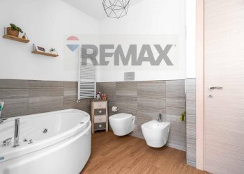 Three-room apartment Lovere, BG, Lovere - photo 13