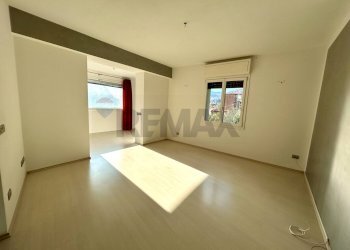 Two-room apartment Lovere, BG, Lovere - photo 15