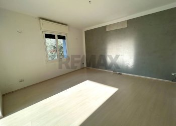 Two-room apartment Lovere, BG, Lovere - photo 16