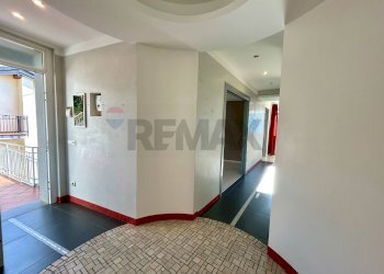 Two-room apartment Lovere, BG, Lovere - photo 18