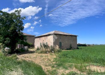Portion of a house Via Malvezza, Molinella - photo 7