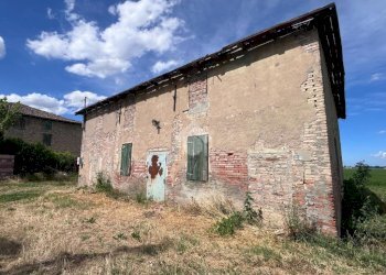 Portion of a house Via Malvezza, Molinella - photo 12