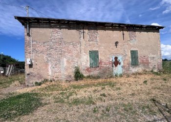 Portion of a house Via Malvezza, Molinella - photo 13