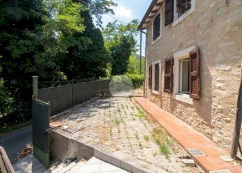 Semi-detached house Via della Resistenza, Langhirano - photo 3
