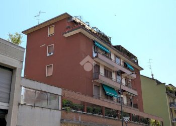 Two-room apartment Via giuseppe tartini, Milano (neighborhood Dergano) - photo 3