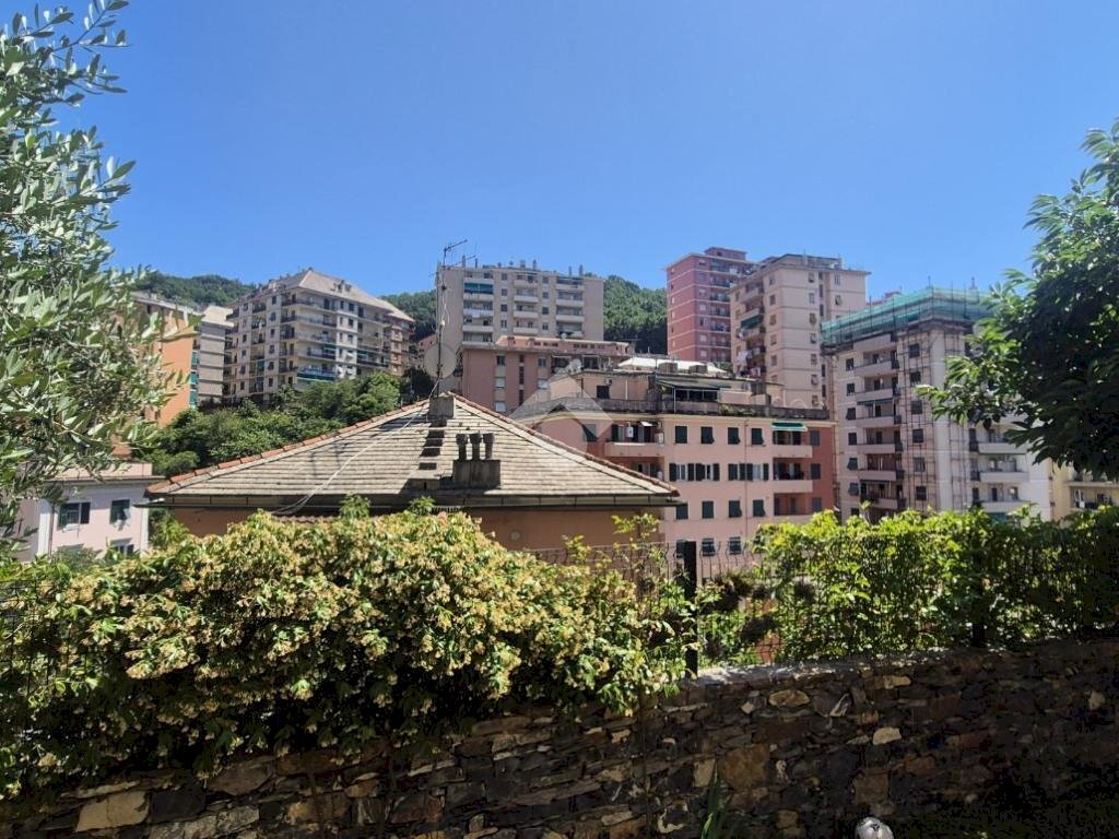 Quadrilocale Salita Chiapparolo, Genova (zona Quezzi) - foto 1