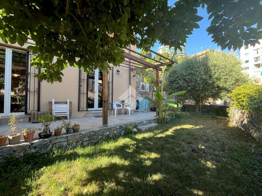 Four-room apartment Salita Chiapparolo, Genova (neighborhood Quezzi) - photo 1