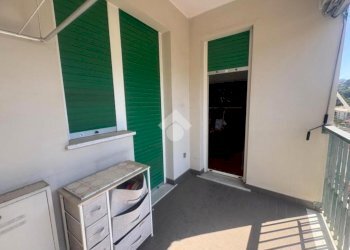 Four-room apartment Via Val Fontanabuona, Genova (neighborhood Sant'Eusebio) - photo 2
