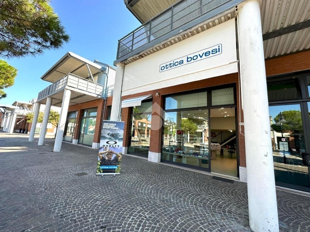 Negozio via marinara, Ravenna (zona Marina di Ravenna) - foto 1