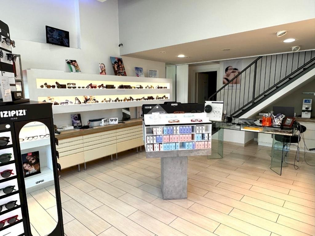 Negozio via marinara, Ravenna (zona Marina di Ravenna) - foto 3