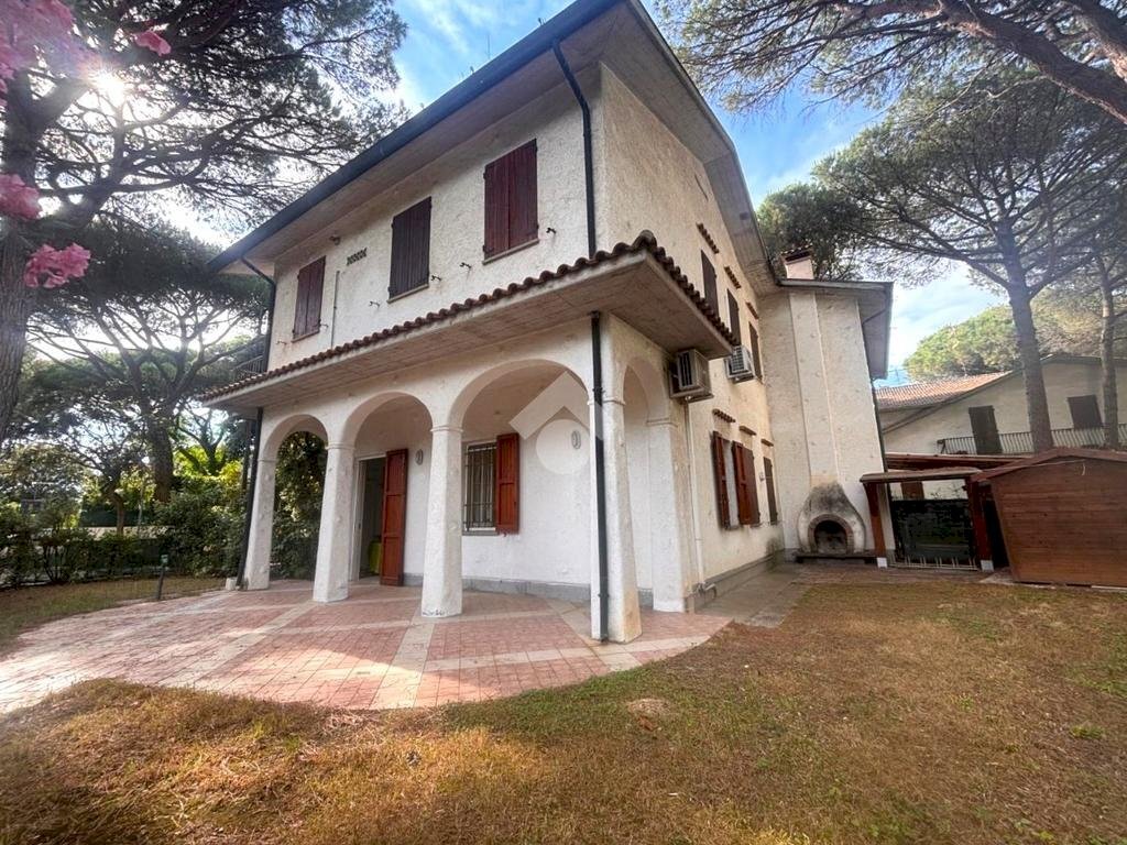 Four-room apartment Viale dei Ligustri, Ravenna (neighborhood Marina Romea) - photo 1