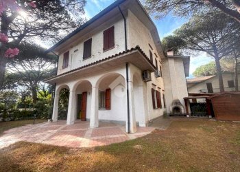 Four-room apartment Viale dei Ligustri, Ravenna (neighborhood Marina Romea) - photo 1