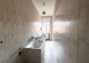 Two-room apartment Via Cesare Beccaria, Legnano - photo 7
