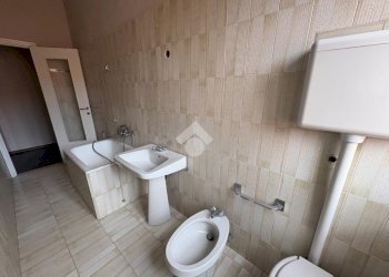 Two-room apartment Via Cesare Beccaria, Legnano - photo 12
