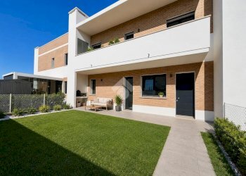Villa a Schiera Piazza Elsa Morante, Ravenna (zona Borgo Montone) - foto 1