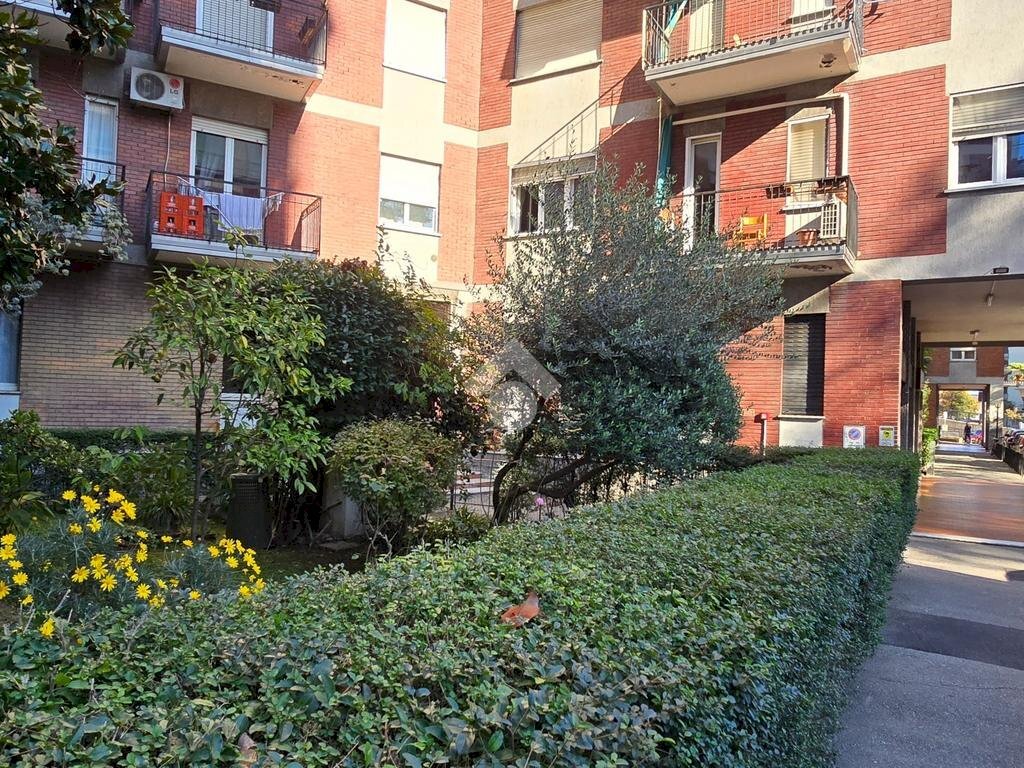Two-room apartment Viale Sardegna, Cinisello Balsamo - photo 1