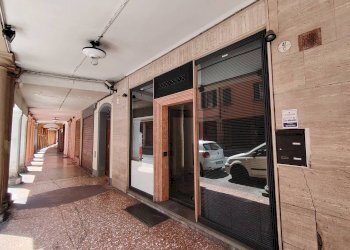 Shop Via Saragozza, 47, Bologna (neighborhood Centro Storico) - photo 1