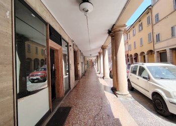 Shop Via Saragozza, 47, Bologna (neighborhood Centro Storico) - photo 8
